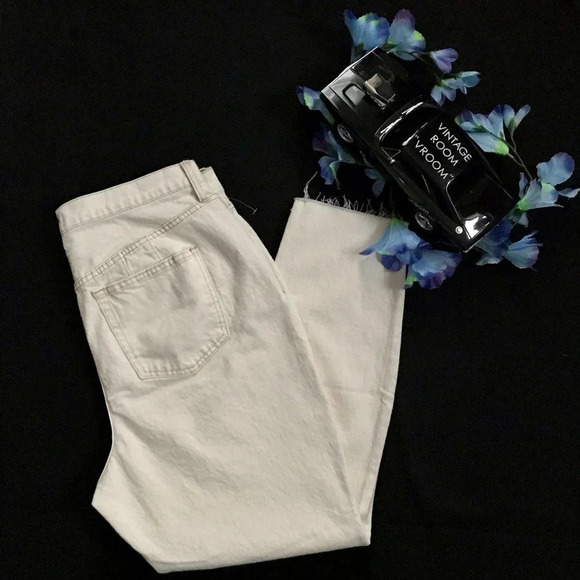Free People NWOT Cream Colored Distressed Ankle Jeans Women Curvy 33 - Picture 1 of 11
